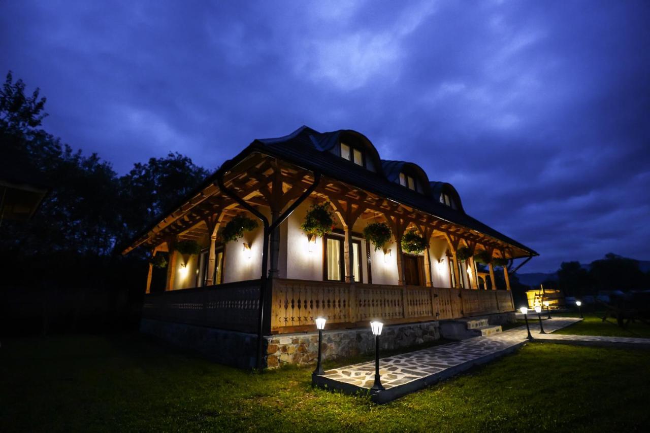 Hotel Casa Morosanului Vişeu de Sus Exteriér fotografie